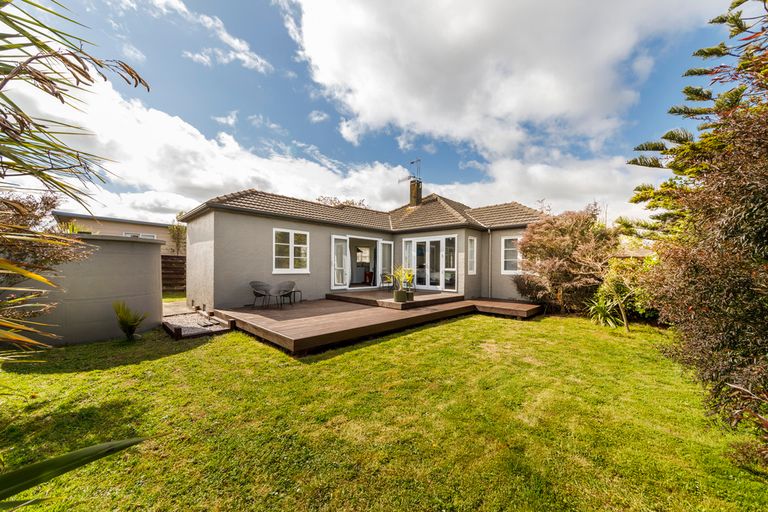 Photo of property in 15 Tyndall Street, Palmerston North, 4414