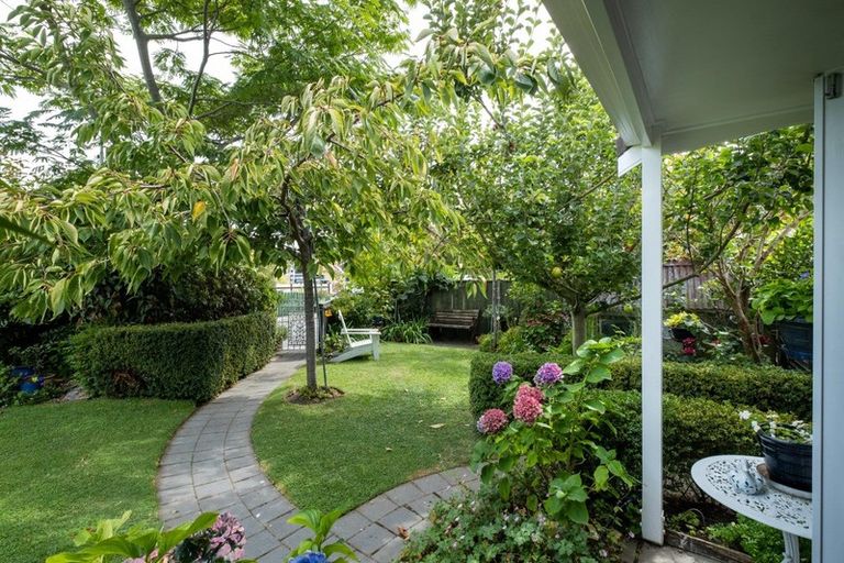 Photo of property in 3a Lighthouse Road, Bluff Hill, Napier, 4110