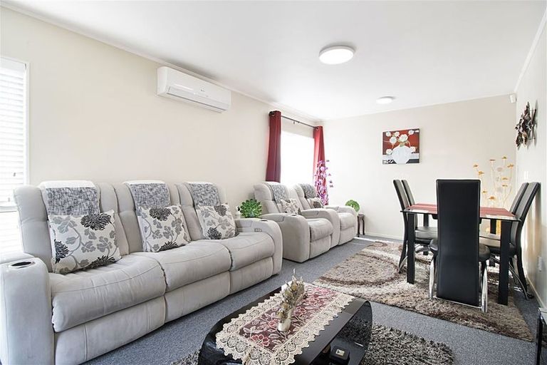 Photo of property in 1/229 Waitemata Drive, Ranui, Auckland, 0612