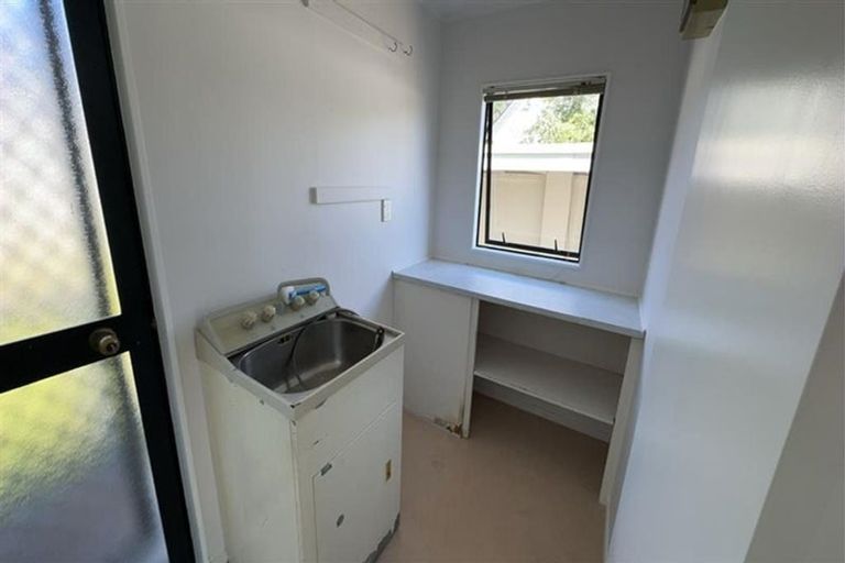 Photo of property in 1/107 Santiago Crescent, Unsworth Heights, Auckland, 0632