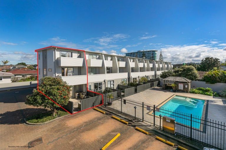 Photo of property in 14/3 Riverside Road, Orewa, 0931