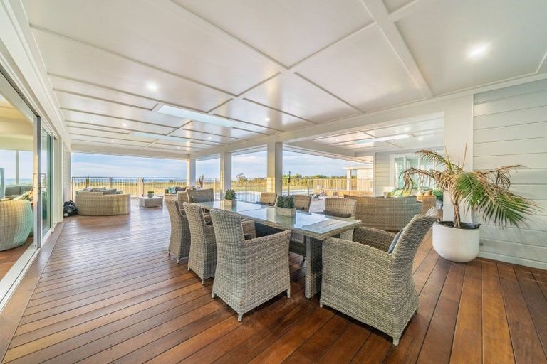 Photo of property in 87 Rutherford Drive, Waikanae Beach, Waikanae, 5036