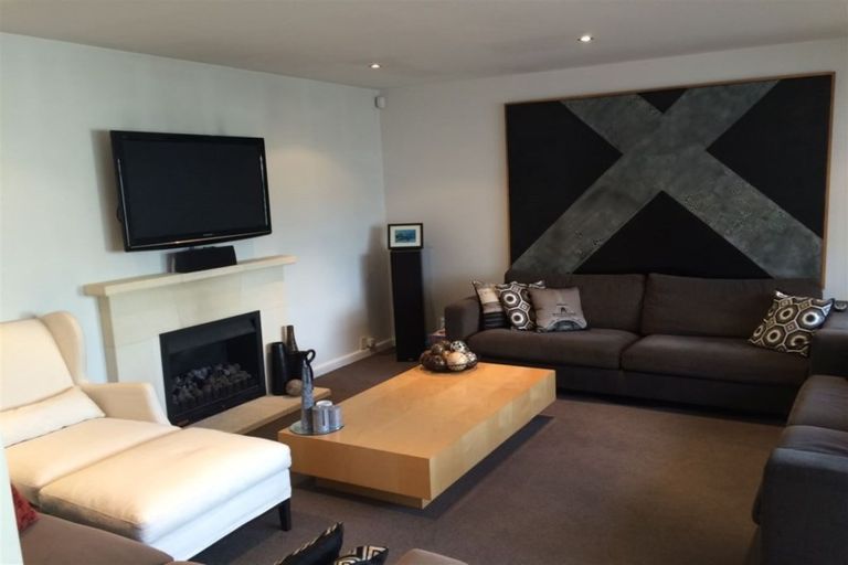 Photo of property in 48 Aikmans Road, Merivale, Christchurch, 8014