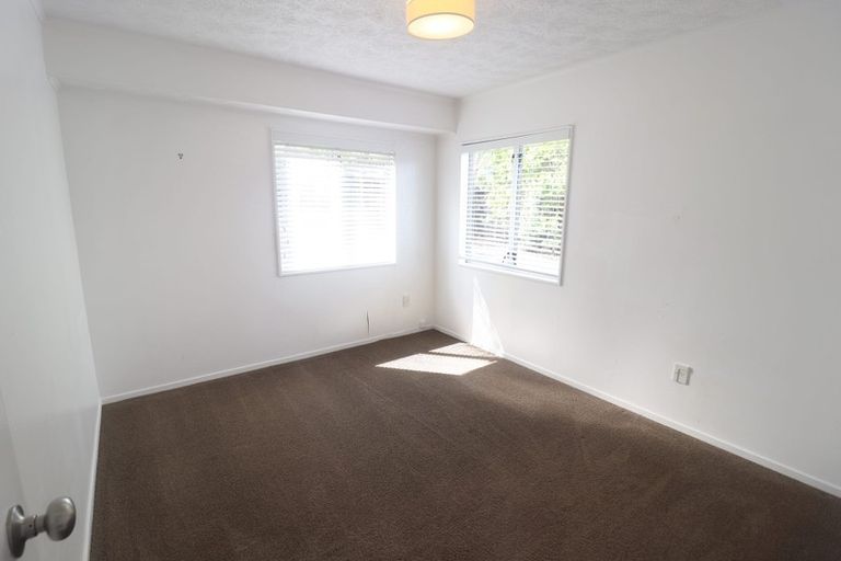 Photo of property in 19 Rehia Road, Massey, Auckland, 0614