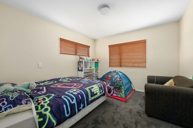 Photo of property in 1b Randwick Crescent, Moera, Lower Hutt, 5010