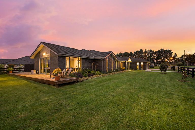 Photo of property in 1 Martingale Drive, Kingseat, Papakura, 2580