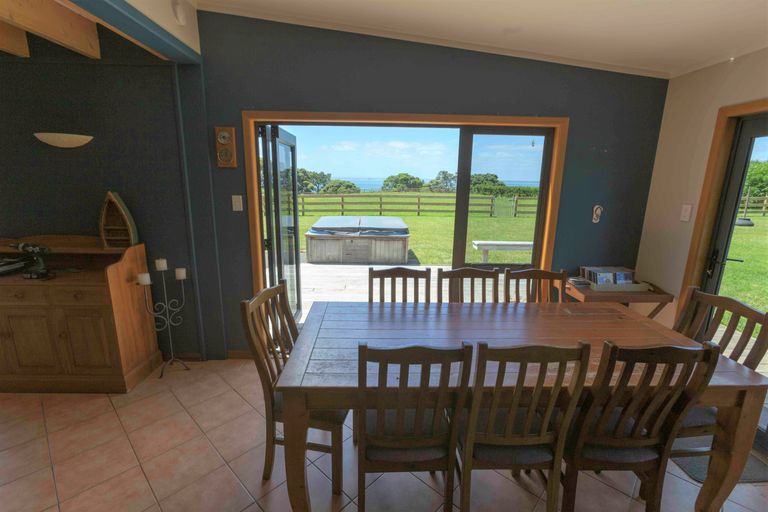 Photo of property in 37 Greenock Drive, Manukau Heads, Waiuku, 2684