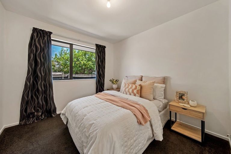 Photo of property in 2/65 Kuaka Crescent, Bromley, Christchurch, 8062