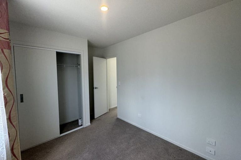 Photo of property in 21 Wharetana Crescent, New Lynn, Auckland, 0600