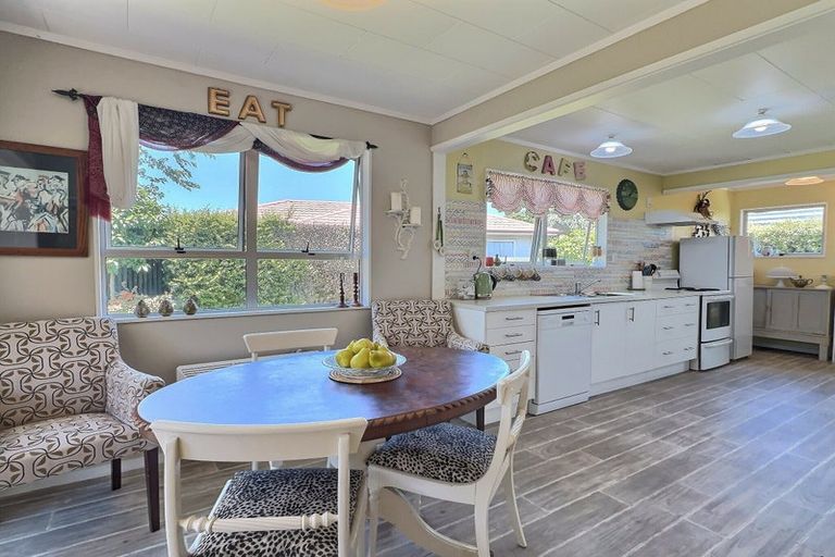 Photo of property in 1/156 Kennedy Road, Marewa, Napier, 4110