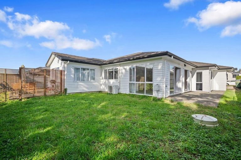 Photo of property in 9 Josh Road, Huapai, Kumeu, 0810