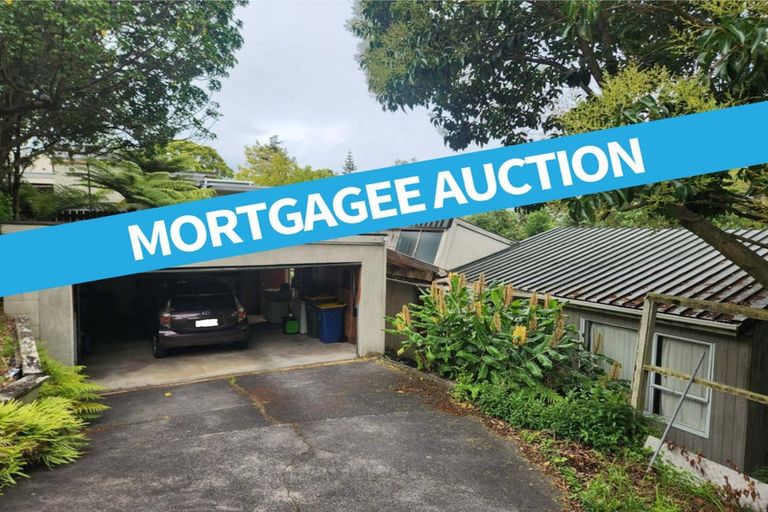 Photo of property in 220 Golf Road, Titirangi, Auckland, 0604