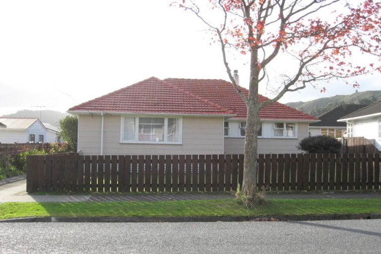 Photo of property in 55 Strand Crescent, Naenae, Lower Hutt, 5011