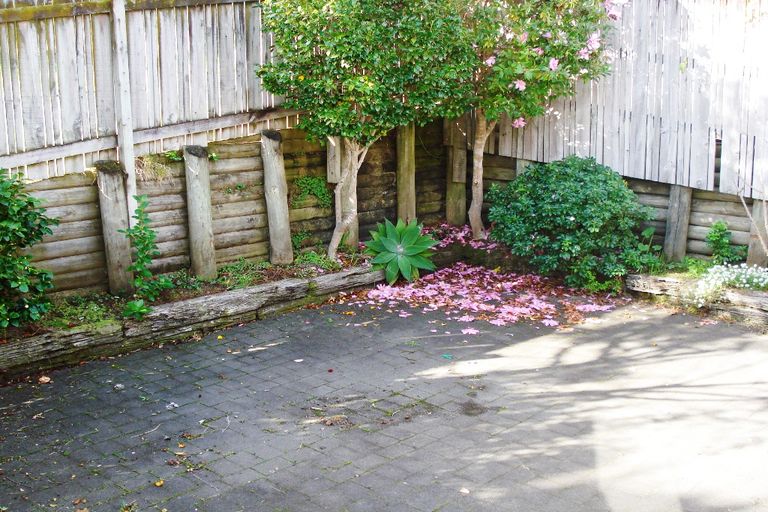 Photo of property in 1/99 Evelyn Road, Cockle Bay, Auckland, 2014