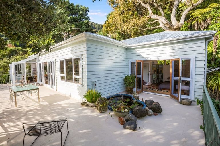 Photo of property in 20 Mahina Road, Mahina Bay, Lower Hutt, 5013