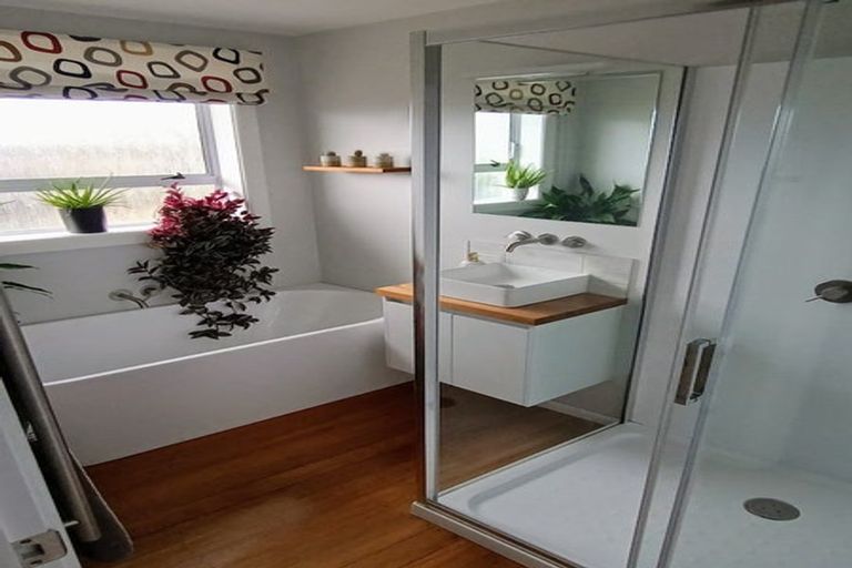 Photo of property in 8 Roberta Drive, Somerfield, Christchurch, 8024