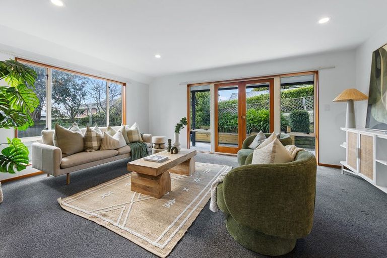 Photo of property in 2/118 Centaurus Road, Huntsbury, Christchurch, 8022