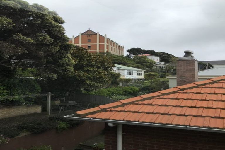 Photo of property in 1/18 Oriental Terrace, Oriental Bay, Wellington, 6011