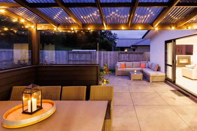 Photo of property in 5 Freedom Drive, Kelvin Grove, Palmerston North, 4414