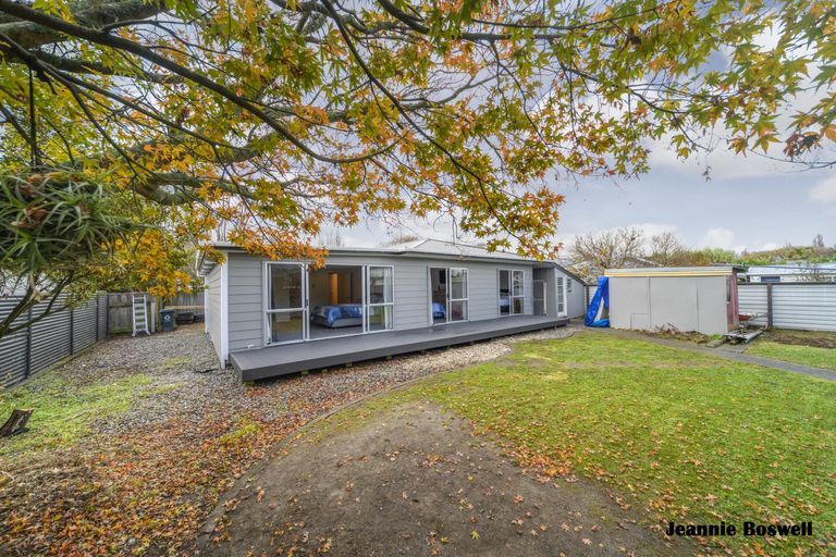Photo of property in 40 Ruamahanga Crescent, Terrace End, Palmerston North, 4410