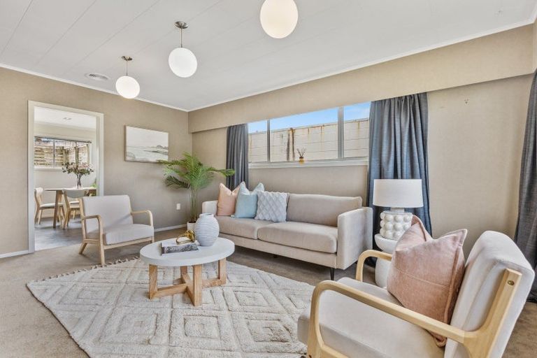 Photo of property in 27 Rospeath Crescent, Spotswood, New Plymouth, 4310