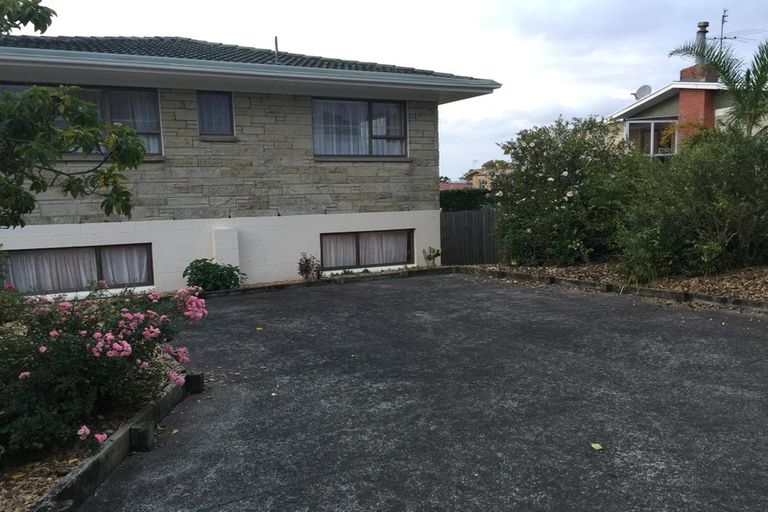 Photo of property in 4 Widmore Drive, Massey, Auckland, 0614