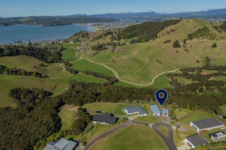 Photo of property in 16 Tironui Place, Whitianga, 3510
