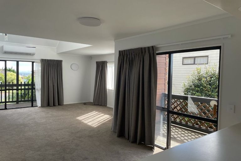 Photo of property in 2/14 Rakaia Rise, Clover Park, Auckland, 2019