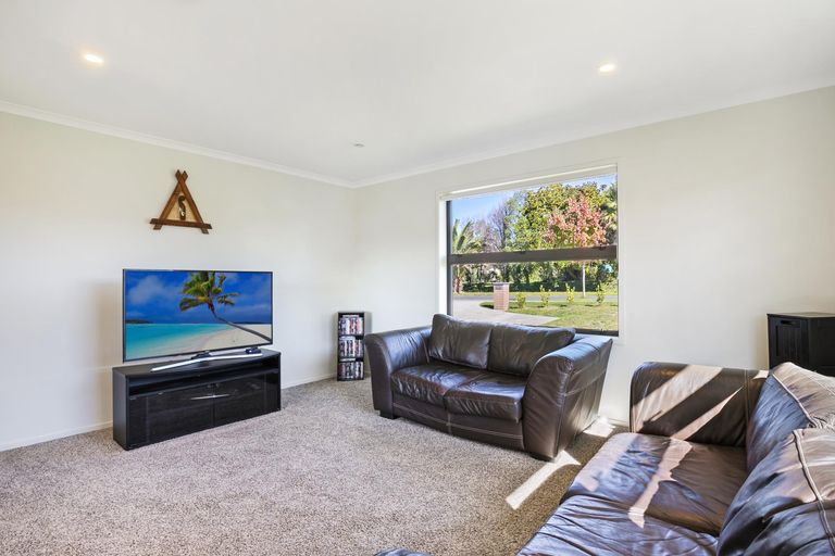 Photo of property in 18 Helenslee Road, Pokeno, 2402