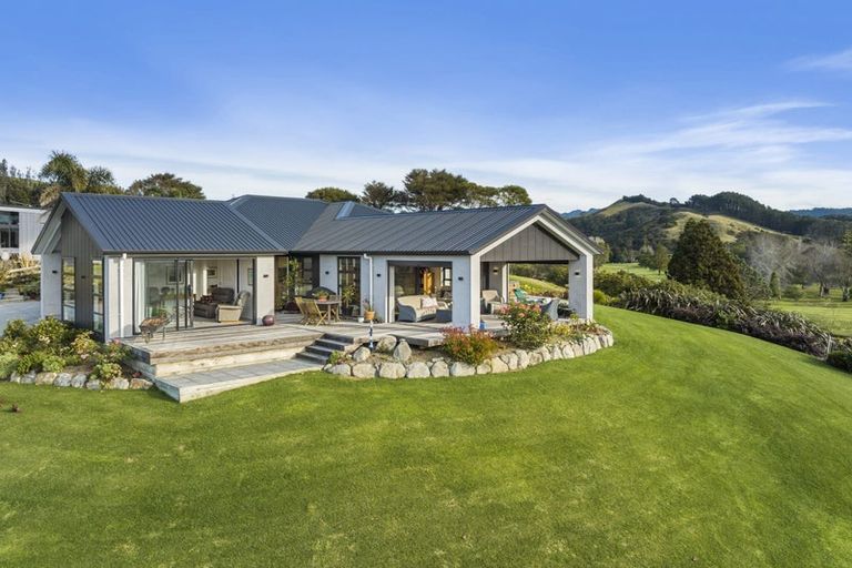 Photo of property in 19 Titoki Lane, Whangamata, 3691