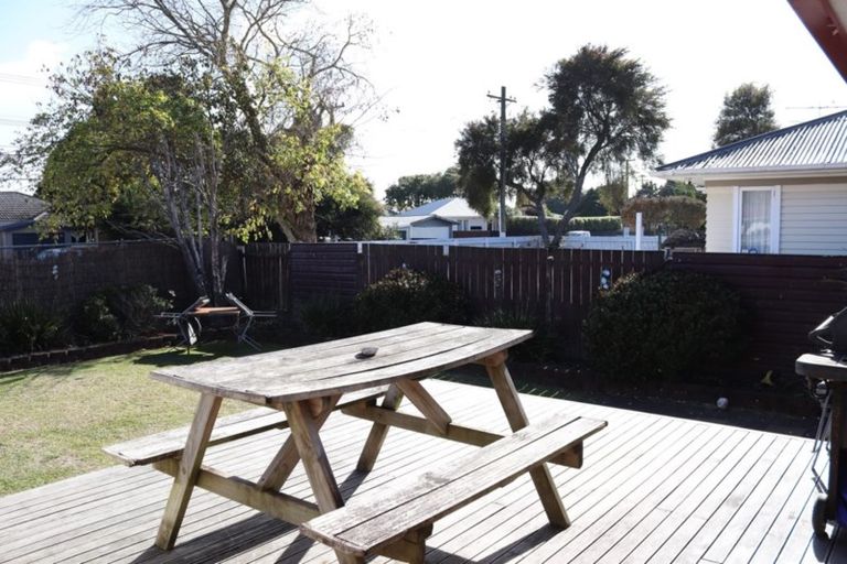 Photo of property in 8 Rollerson Street, Papakura, 2110