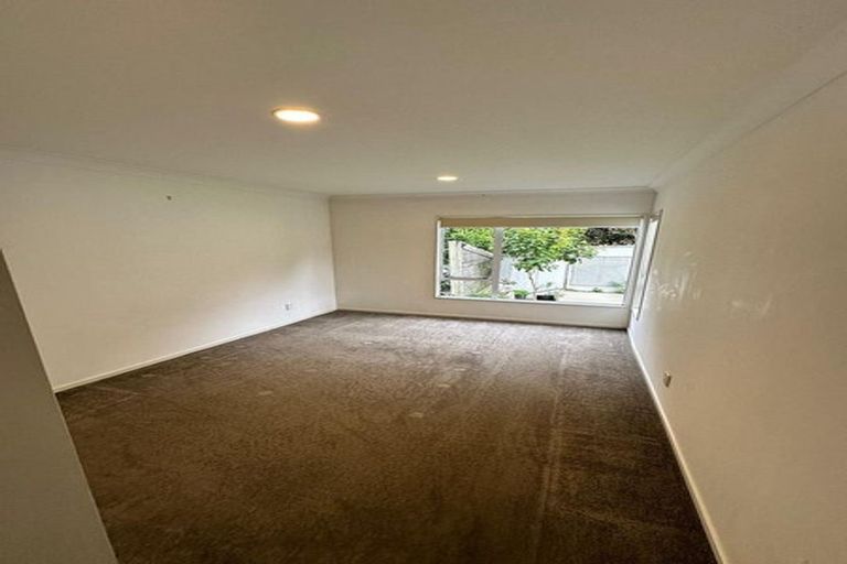 Photo of property in 2/13 Markham Place, Bucklands Beach, Auckland, 2012