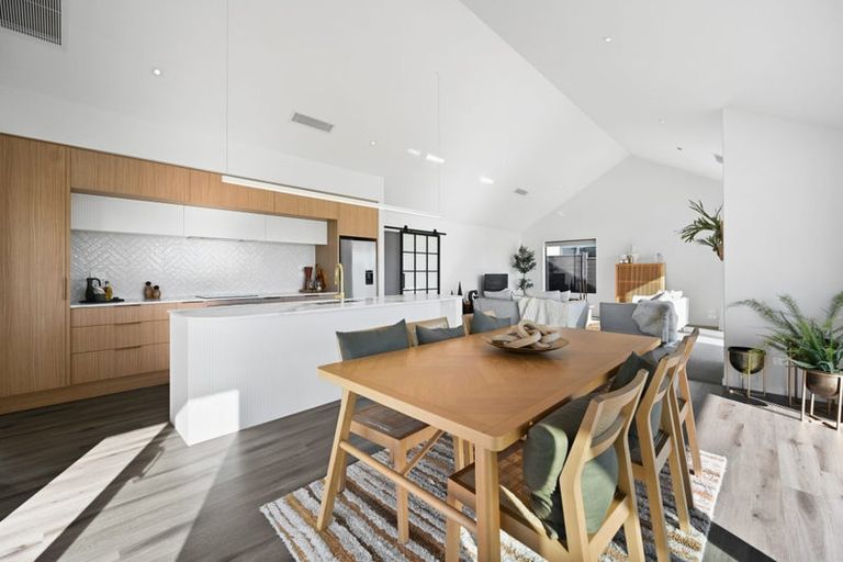 Photo of property in 9 Rose Leigh Drive, Cambridge, 3434