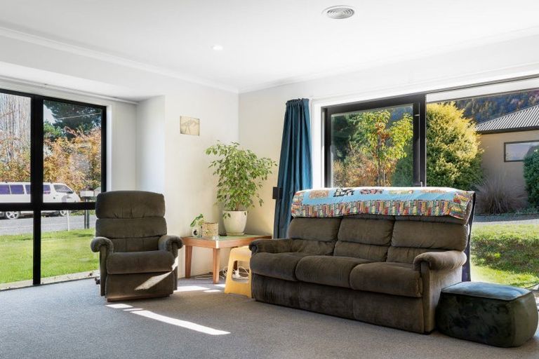 Photo of property in 23 Mcdonnell Road, Arrowtown, 9302