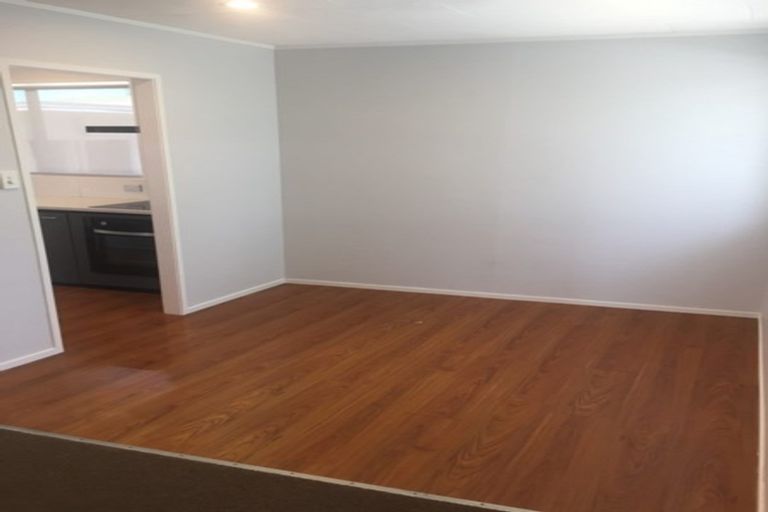 Photo of property in 2/26 Navigator Place, Papatoetoe, Auckland, 2025