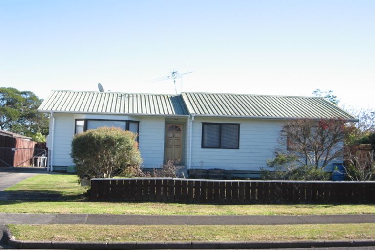 Photo of property in 28 Seaward Place, Wattle Downs, Auckland, 2103