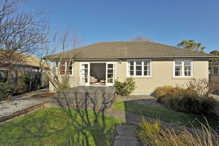 Photo of property in 35 Suva Street, Upper Riccarton, Christchurch, 8041