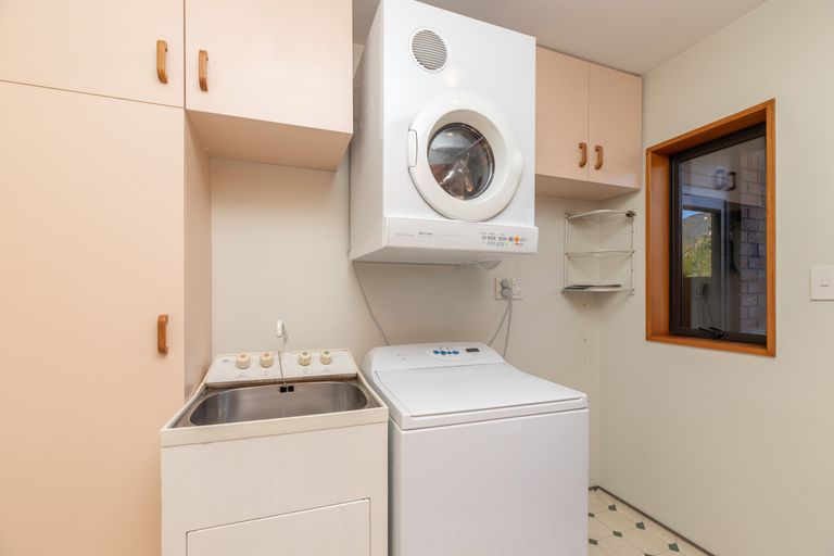 Photo of property in 22 Berkshire Drive, Avonhead, Christchurch, 8042