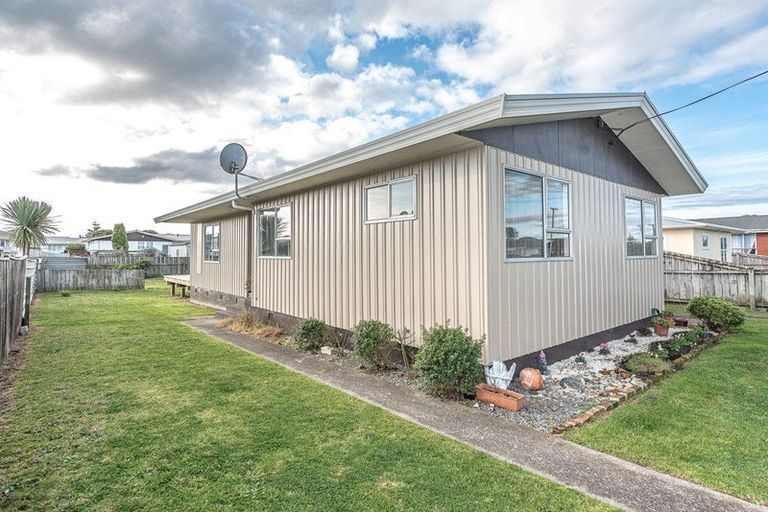 Photo of property in 140 Puriri Street, Castlecliff, Whanganui, 4501