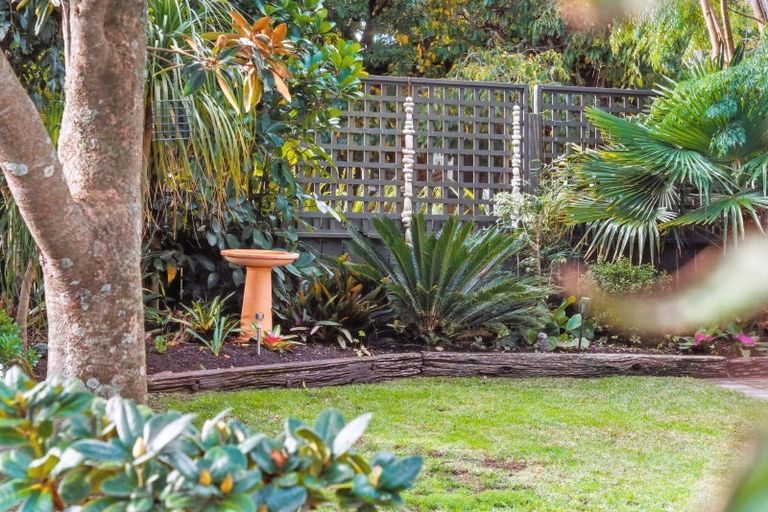 Photo of property in 2 Kirkpatrick Place, Papamoa Beach, Papamoa, 3118