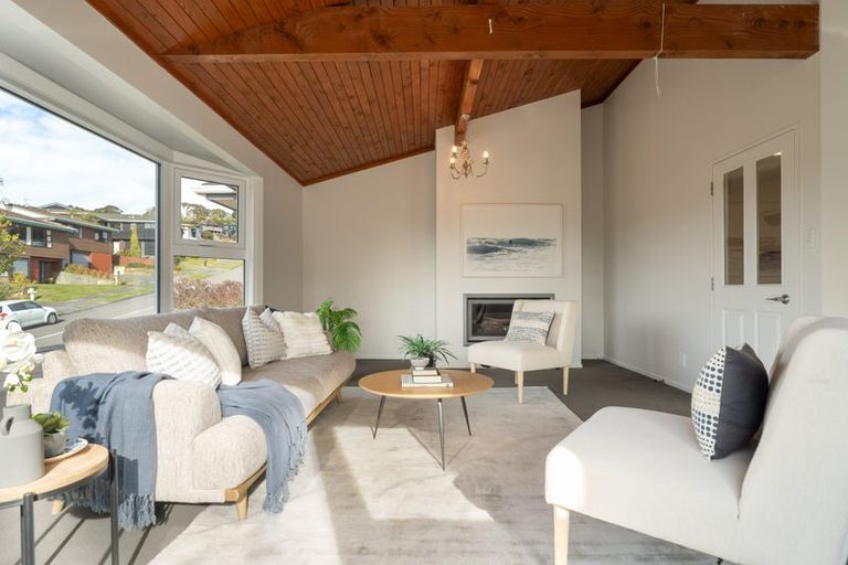 Photo of property in 50 Exploration Way, Whitby, Porirua, 5024