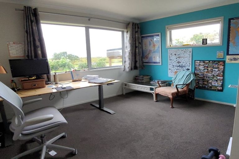 Photo of property in 36 Beach Road, Onerahi, Whangarei, 0110