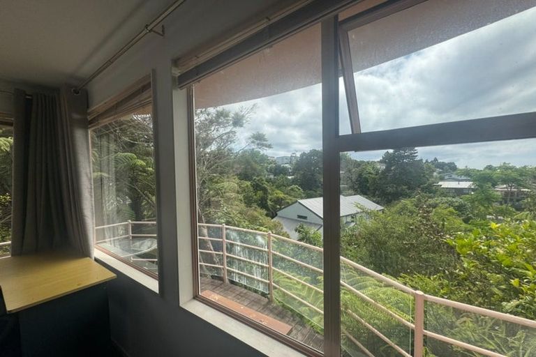 Photo of property in 2/823 East Coast Road, Northcross, Auckland, 0630