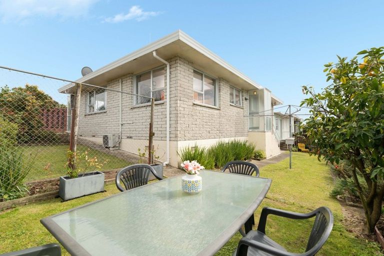 Photo of property in 2/42 Matua Road, Matua, Tauranga, 3110