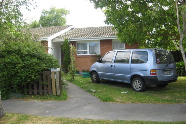 Photo of property in 10 Saunders Place, Redwood, Christchurch, 8051