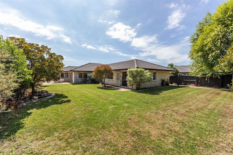 Photo of property in 8 Springside Place, Redwood, Christchurch, 8051