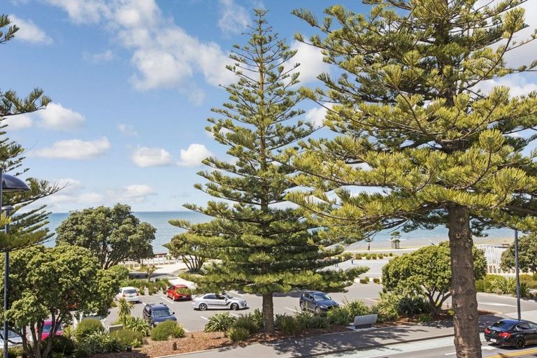 Photo of property in 245 Marine Parade, Napier South, Napier, 4110