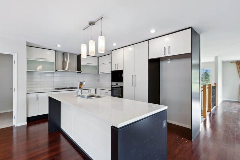 Photo of property in 9 Baker Street, Fairview Heights, Auckland, 0632