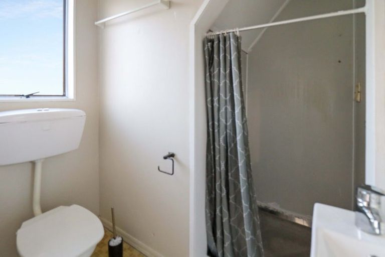 Photo of property in 2/45 Whites Line West, Woburn, Lower Hutt, 5010