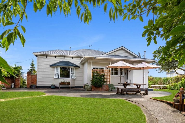 Photo of property in 12 Caius Avenue, Gonville, Whanganui, 4501